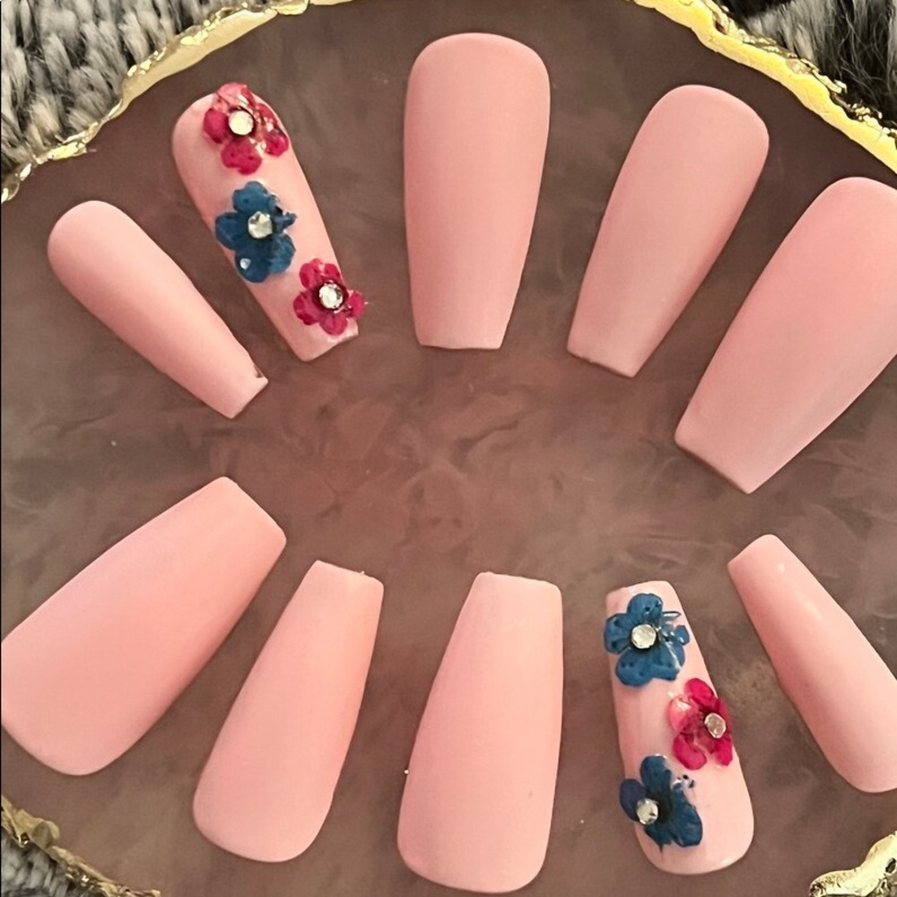 Glue on nails